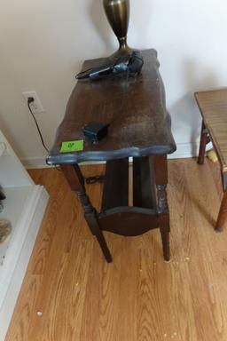 EARLY END TABLE / BOOK RACK 24 INCH X 12 INCH  WITH CONTENTS INCLUDING LAMP