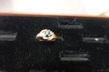 14 KT YELLOW GOLD RING WITH BLUE SAPPHIRE AND DIAMOND CHIPS SIZE 4.5 1.8 DW