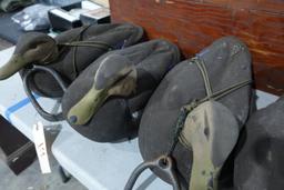 10 GIARDINA DECOYS WITH STRINGS AND WEIGHTS LIKE NEW