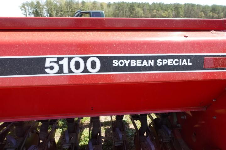 #1102 CASE 5100 SOYBEAN SPECIAL LIKE NEW 14' 21 ROW PLANTER MODEL 5100 DRIL