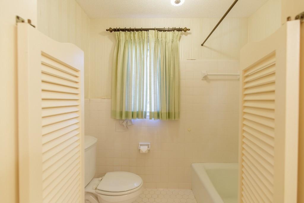 3 Bedroom 2.5 Bath Home -  900 S. Lakeshore Dr. Valdosta, GA