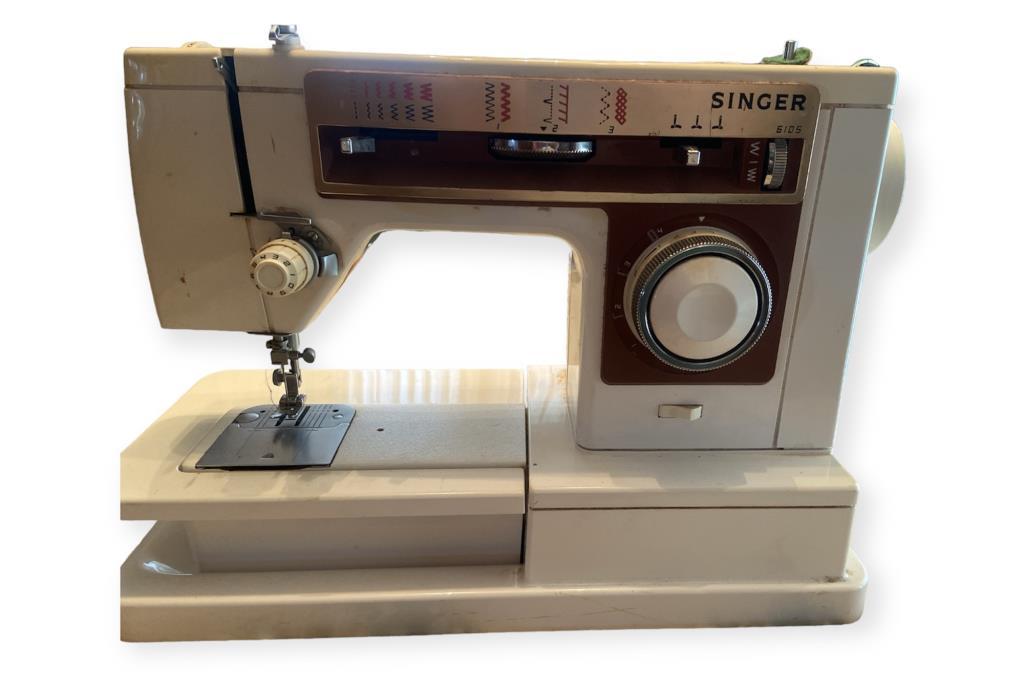 Portable Singer Sewing Machine with Foot Pedal