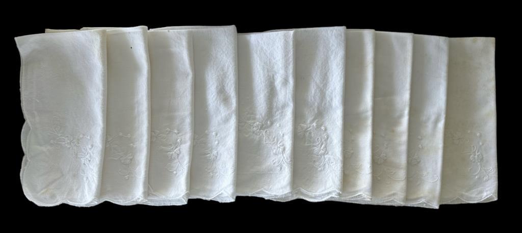Assorted Linen Napkins: (1) Set of (10), (1) Set