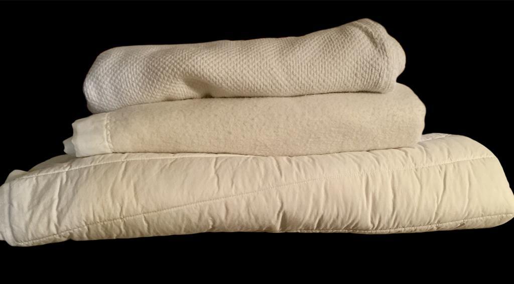 Queen Size Mattress Pad and (2) Blankets