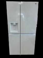 LG Refrigerator/Freezer with Icemaker and