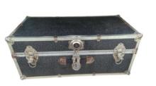 Vintage Seward Trunk - Missing Key