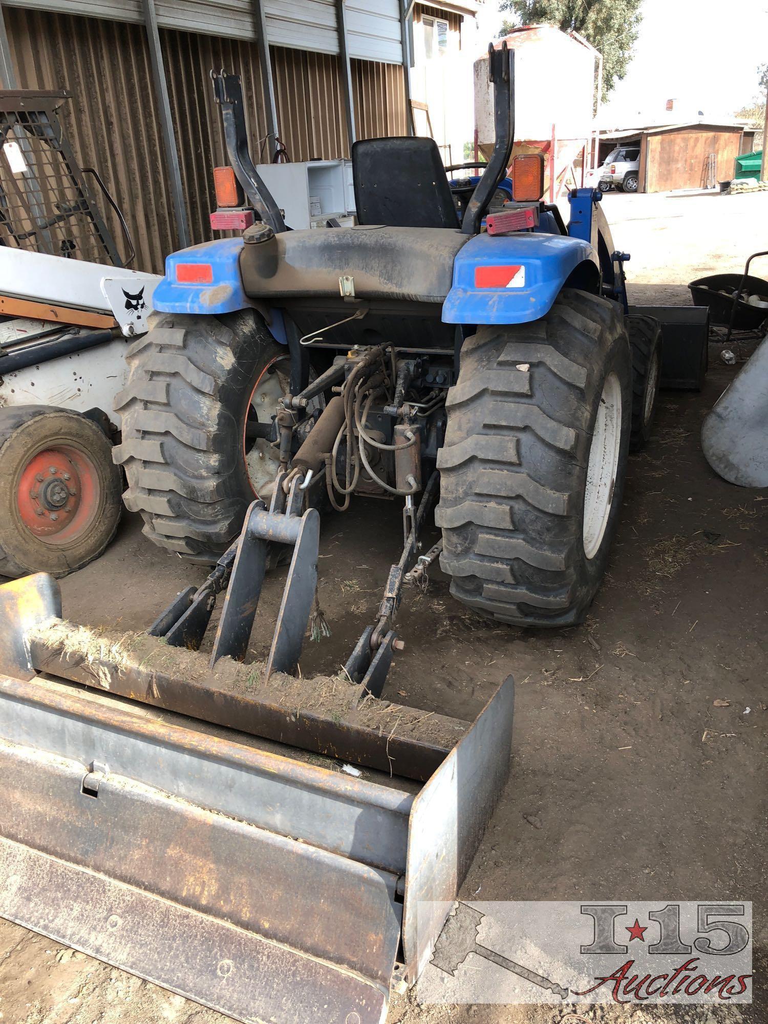 New Holland TC45D 4x4 tractor With ripper teeth