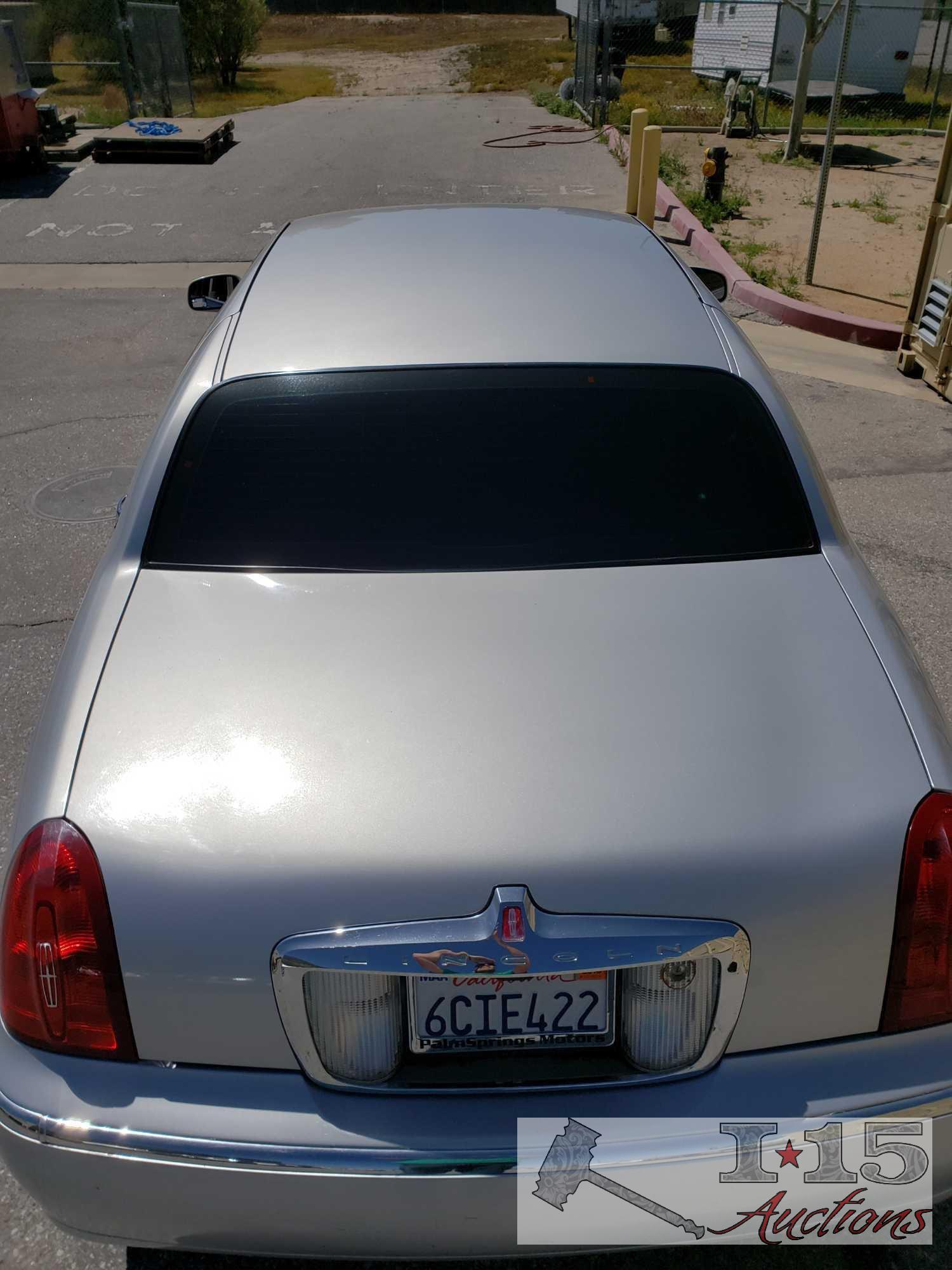 1999 Lincoln Towncar Silver With Current Smog!!