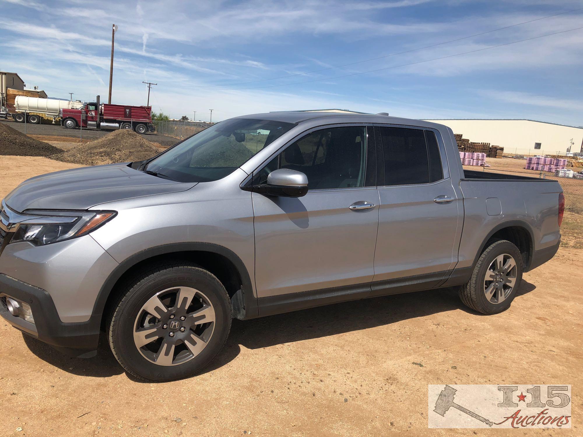 2017 Honda Ridgeline AWD Silver, 1 Owner Truck!! ONLY 11,XXX MILES!!! CLEAN AUTO REPORT!!!