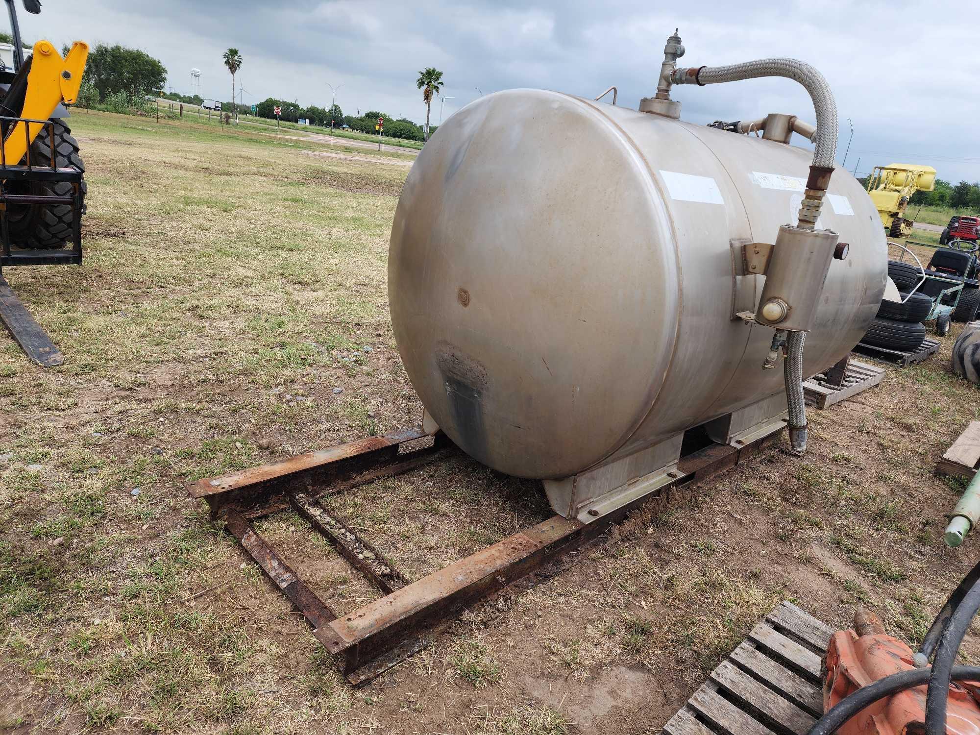 Stainless Steel Tank (Apprx. 500 Gal.)