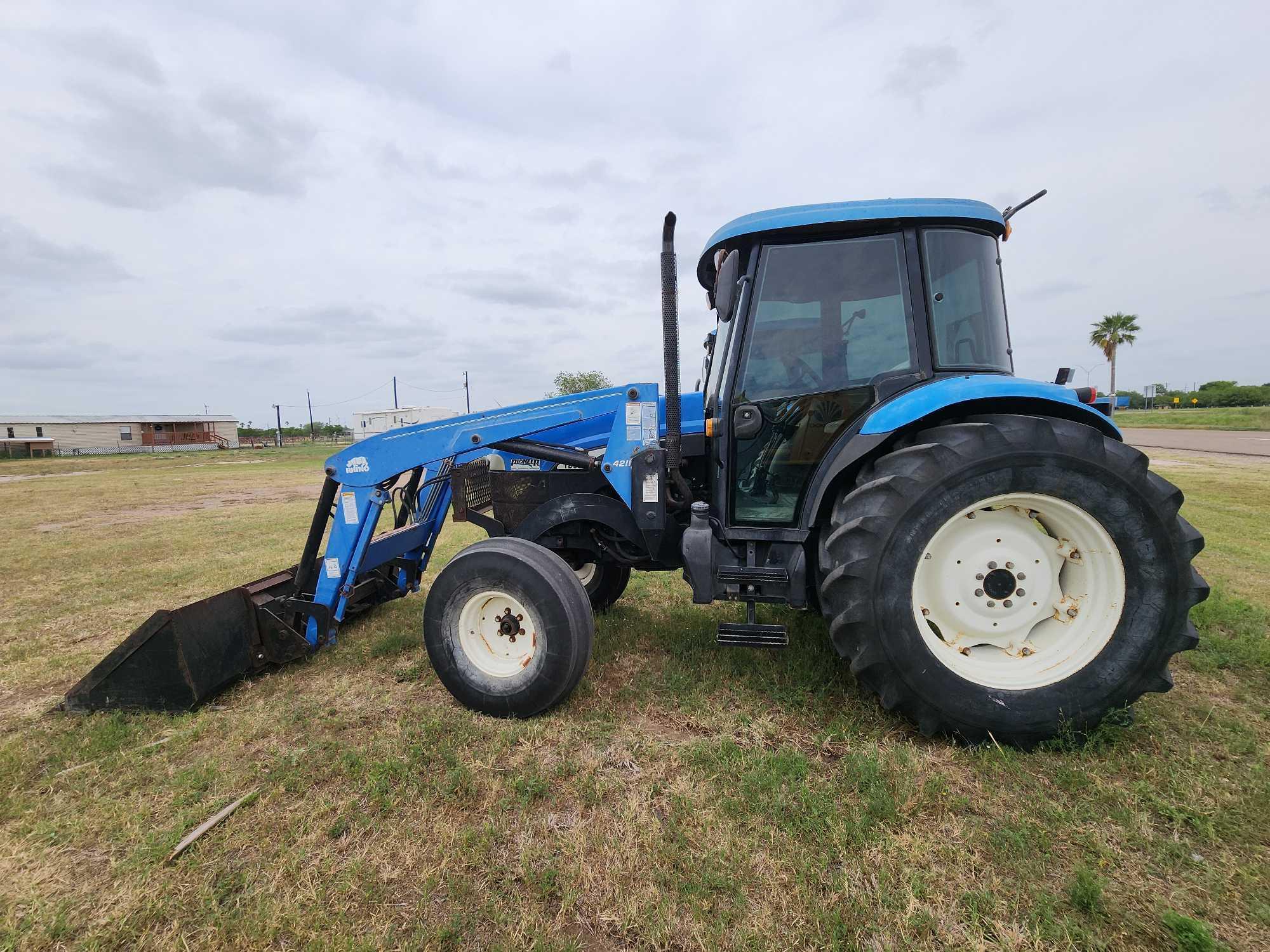 New Holland TD95D Tractor