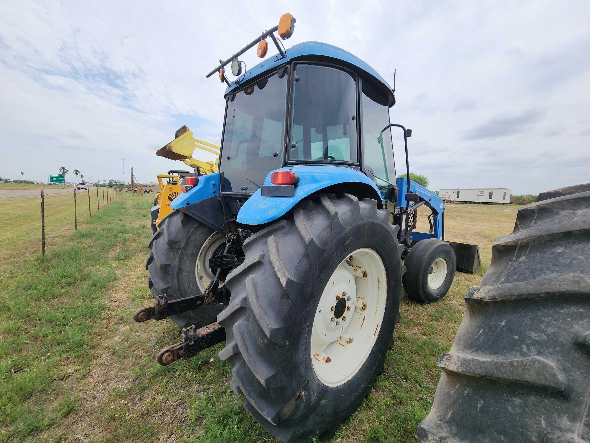 New Holland TD95D Tractor