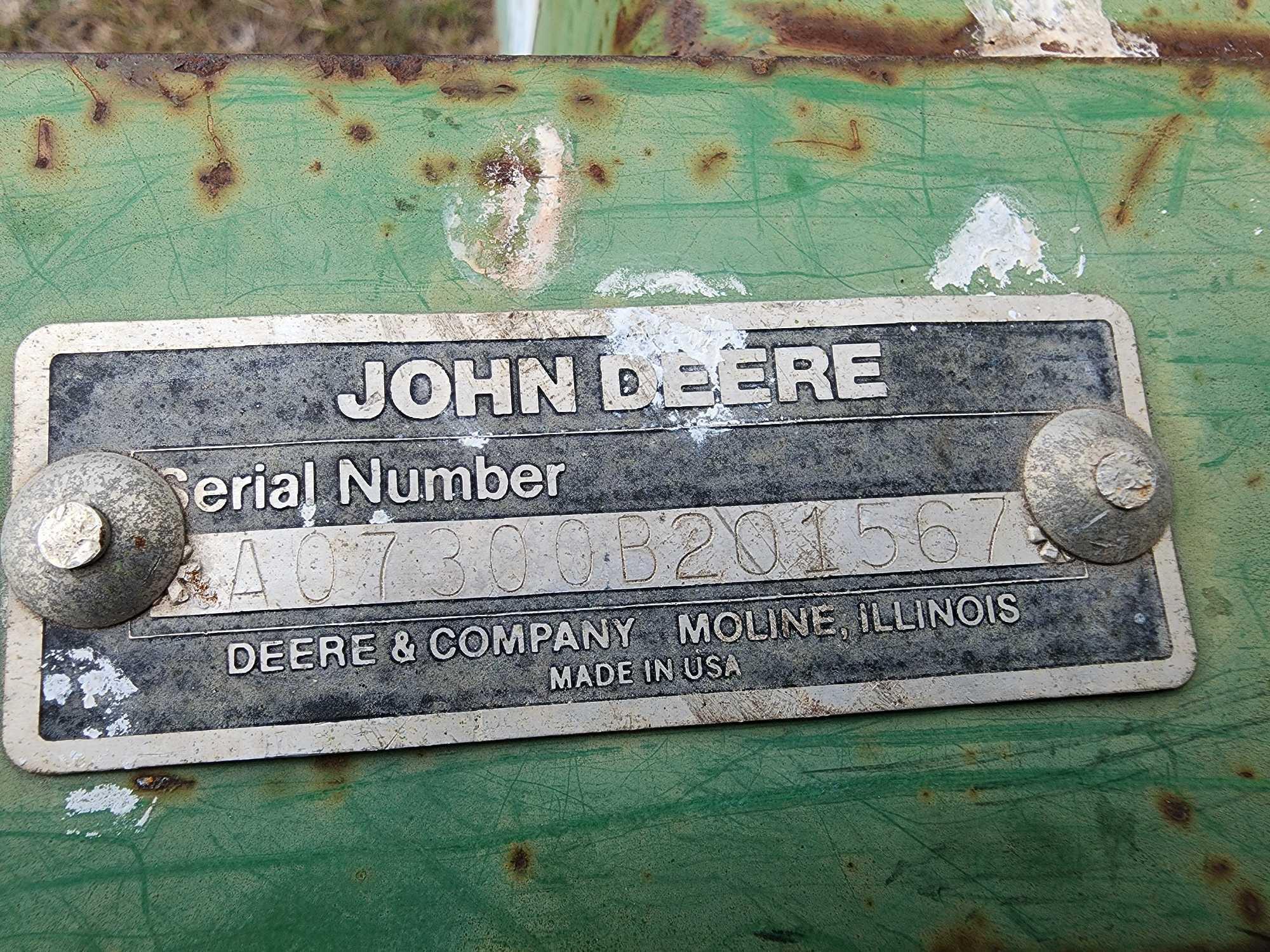8 Row John Deere Planter Max Emerge 2
