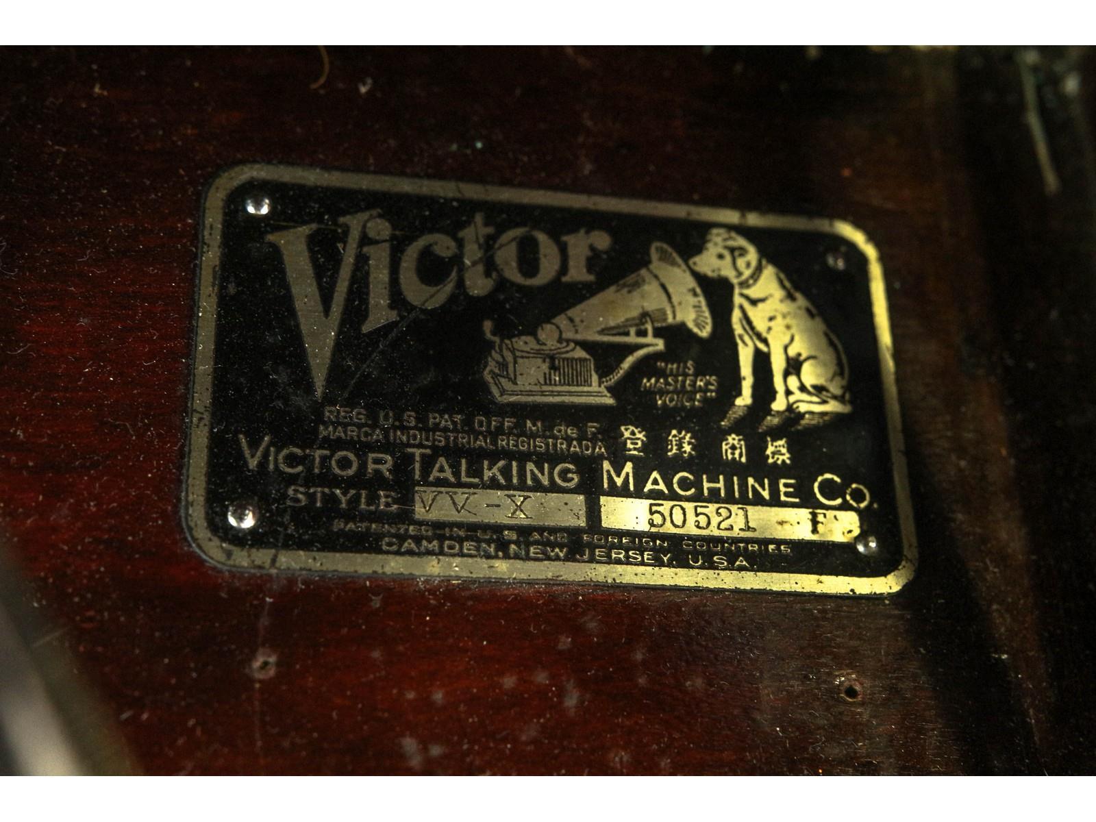 Victor Victrola VV X Phonograph Mahogany