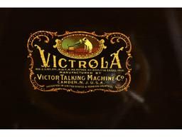 Victor Victrola VV-80 Phonograph Brown Mahogany