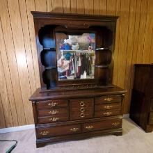 Solid Wood Dresser with 8 Drawers