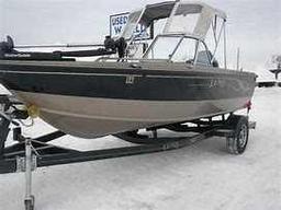 2000 Lund 17' Pro Sport Adventurer fish/ski boat w/90 hp Johnson outboard motor & trailer