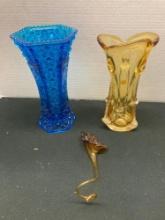 Art Murano vase with sticker LE Smith blue vase daisy and button vase