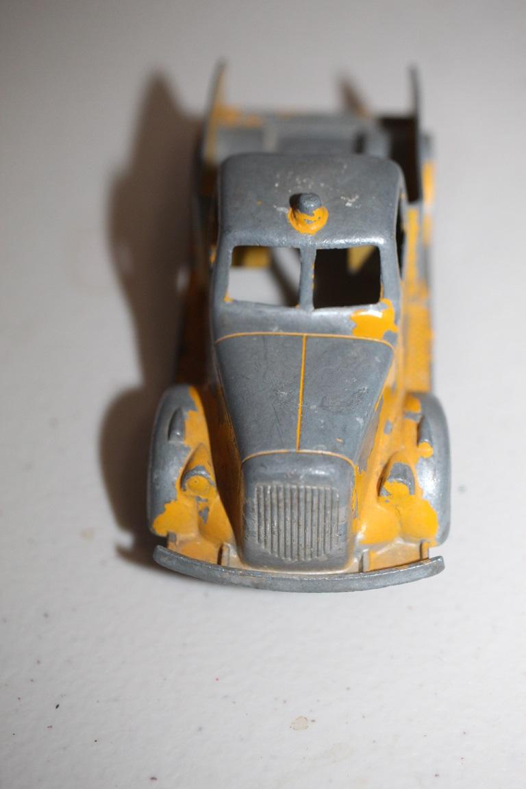 Vintage Tootsie Toy Truck, Metal, 4 1/2"
