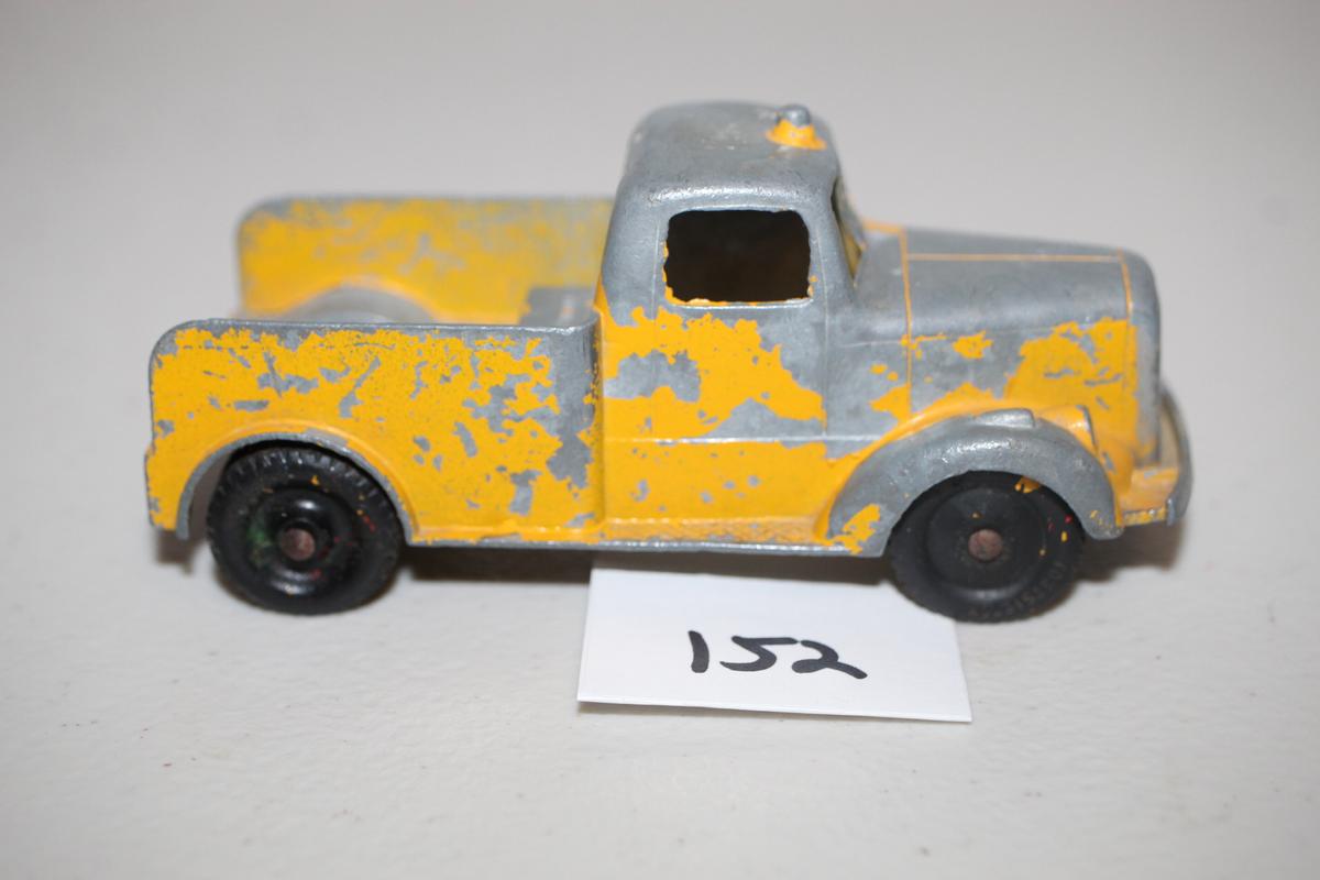 Vintage Tootsie Toy Truck, Metal, 4 1/2"