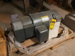 Baldor 15 HP Electric Motor, 125 Field Volts, 1750 RPM, 288AT Frame