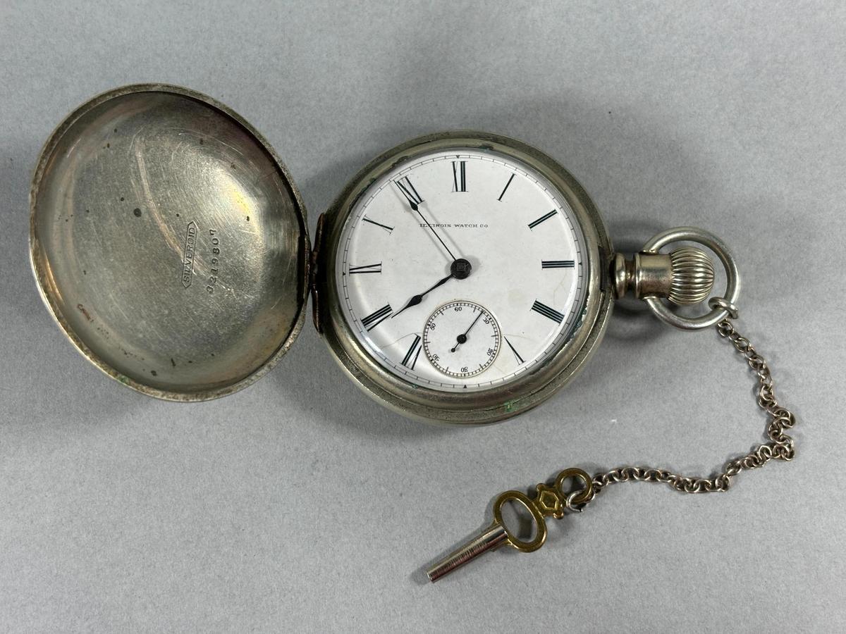 Antique Key Wind Illinois Pocket Watch Runs 18s 11J Grade 2