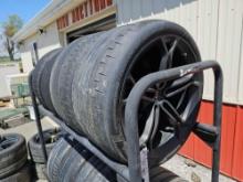 4 mounted Pirelli tires, 2 sizes