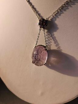Lady's 9k white gold amethyst necklace