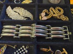 Vintage Assorted Grouping of Costume Jewelry