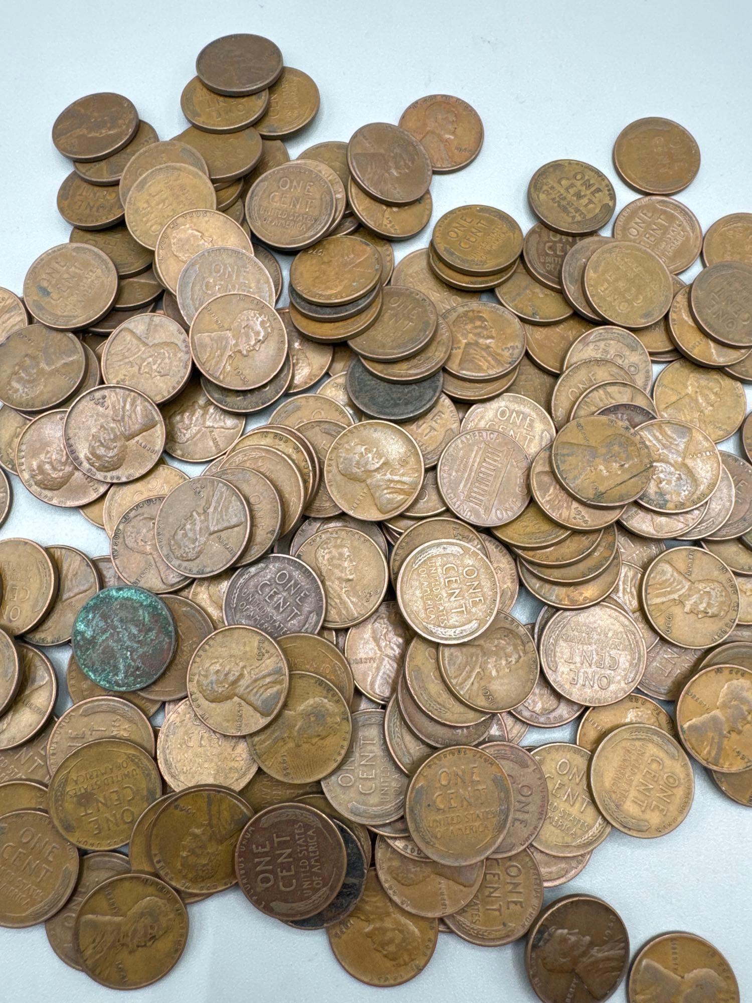 Large Grouping of Lincoln Head Wheat Cents