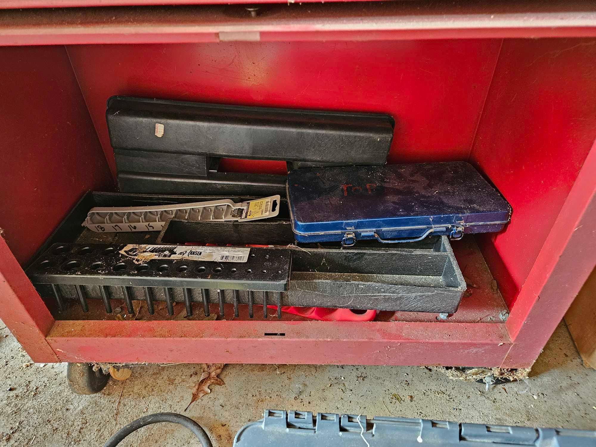 Conglomerate Upright Toolbox & Contents