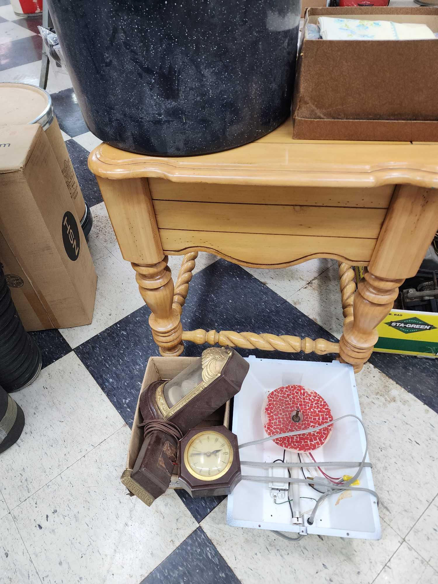 Nightstand on casters Ballerina Clock for repairs