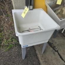 wash tub sink with attachments