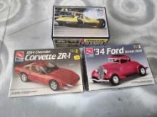 AMT Model Kits Corvette, 34 Ford, Piranha