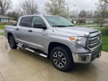 *One Owner* 2016 Toyota Tundra 4x4 Crew Max Pickup Truck with 15,206 Miles