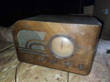 Vintage Silvertone Radio
