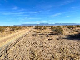Easy Road Access to this LA County Lot!
