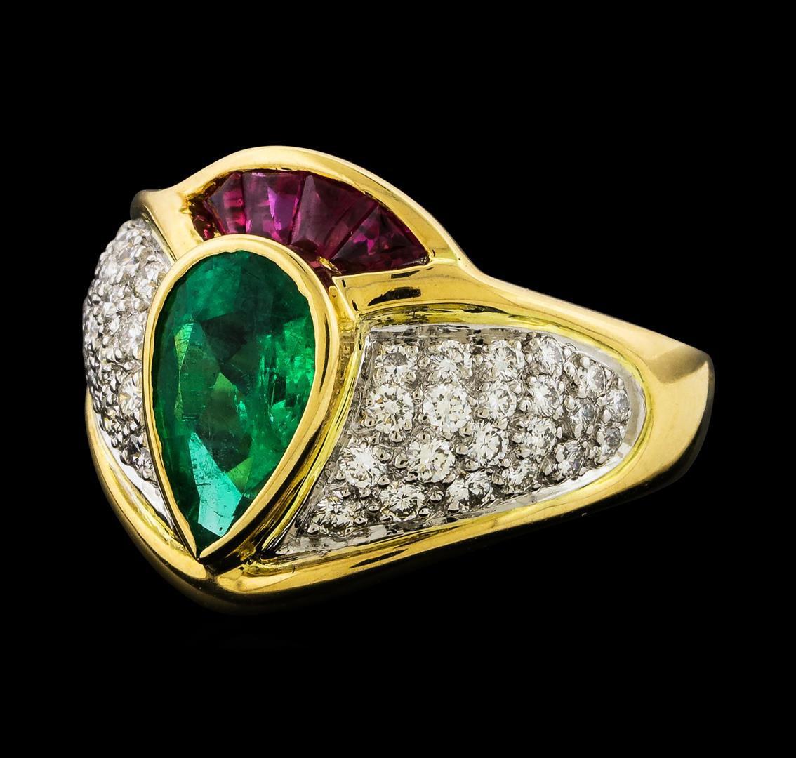 1.32 ctw Emerald and Diamond Ring - 18KT Yellow Gold