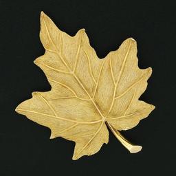 Vintage Tiffany & Co 18k Yellow Gold Hand Etched Realistic Maple Leaf Pin Brooch