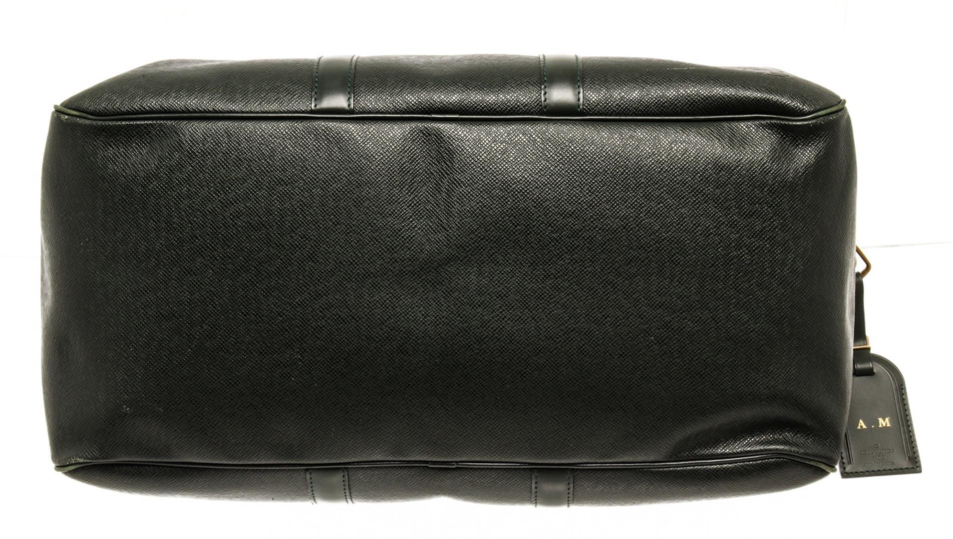 Louis Vuitton Green Taiga Leather Kendall GM Bag