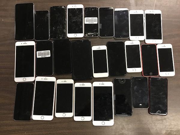 26 iphones,some have cracked screens,possibly locked, Activation status unknown