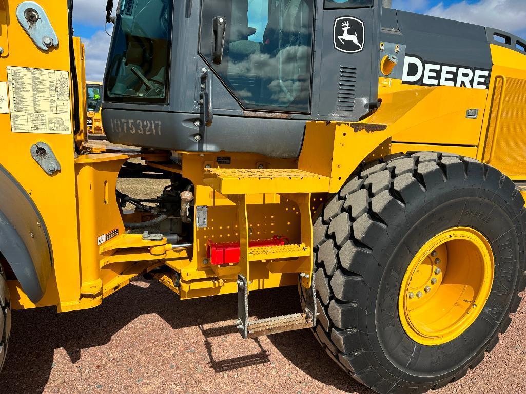 2018 John Deere 544K II wheel loader, cab w/ AC, 20.5x25 tires, 4-spd powershift trans, JRB quick