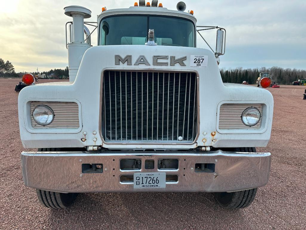 (TITLE) 1984 Mack R600K tandem axle water truck, Mack T675 @ 235hp diesel engine, manual trans,