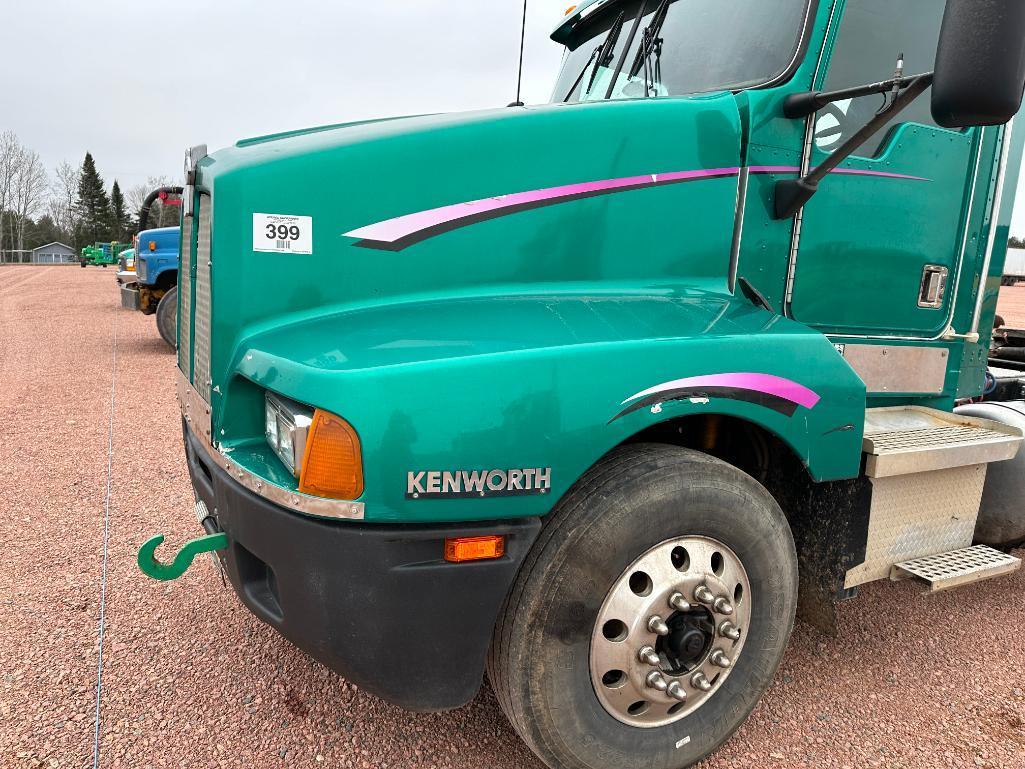 (TITLE) 2001 Kenworth T-600 day cab truck tractor, tandem axle, Cummins N14 @ 500hp diesel engine,