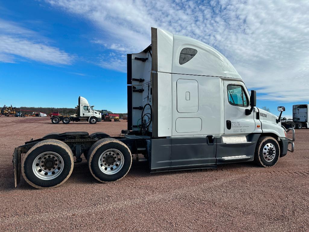 (TITLE) 2016 Freightliner Cascadia Evolution 125 sleeper cab truck tractor, tandem axle, Detroit