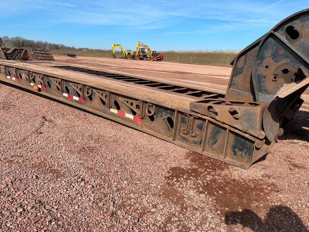 (TITLE) 2004 XL Specialized XL110HDG 55-ton tri axle hyd RGN trailer, 8'6"x24' well, outriggers, air