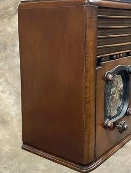 Antique Zenith Tabletop Long Distance Amateur Tube Radio