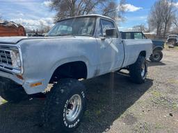 1976 Dodge sells with title