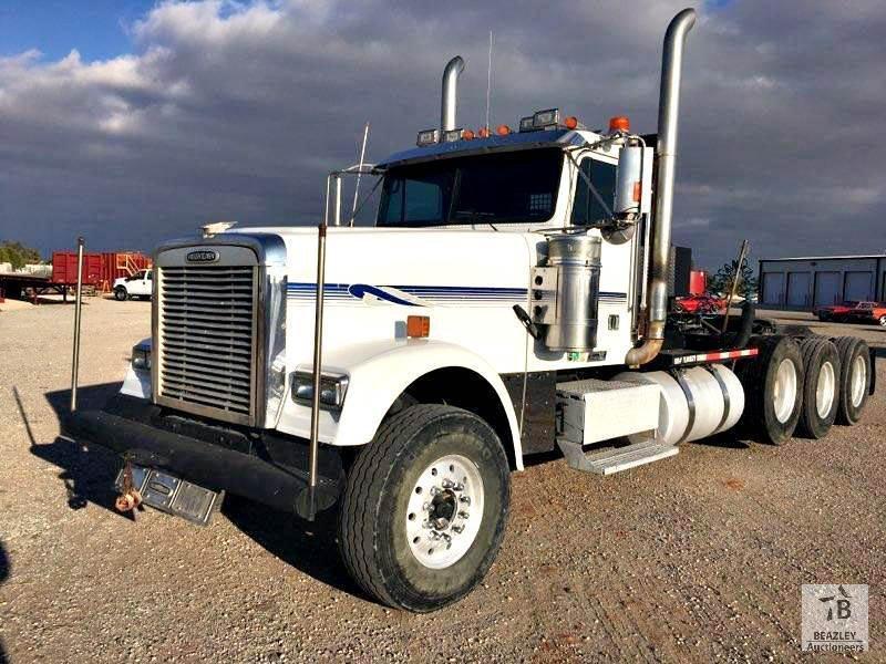 2000 Freightliner FLD120 Classic XL Winch Truck Tractor [Yard 1: Odessa, TX]