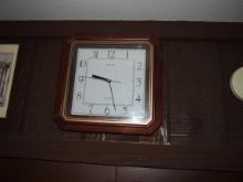 Quartz wall clock